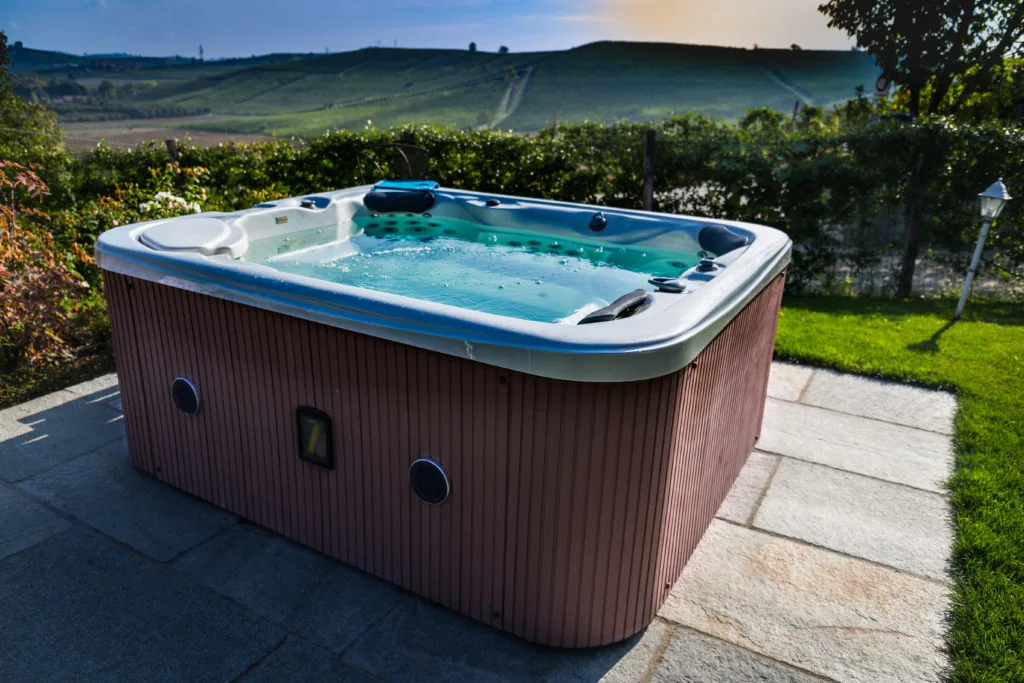 Hot tubs & spas