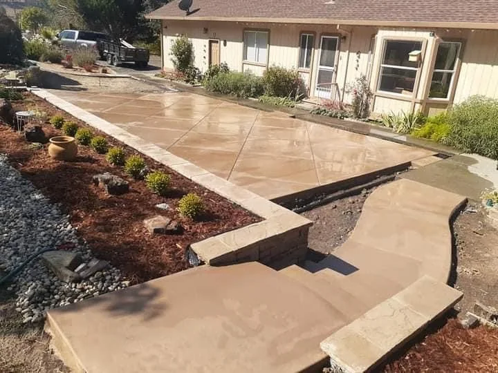 Patios — photograph 11