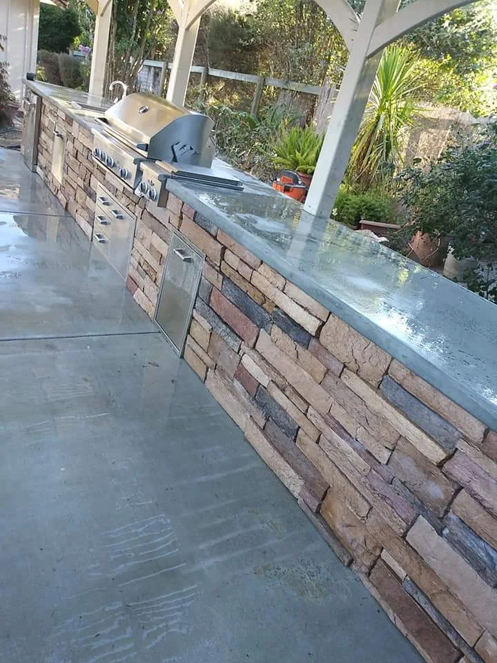 Outdoor kitchens — photograph 3
