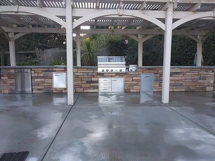 Outdoor kitchens — photograph 4