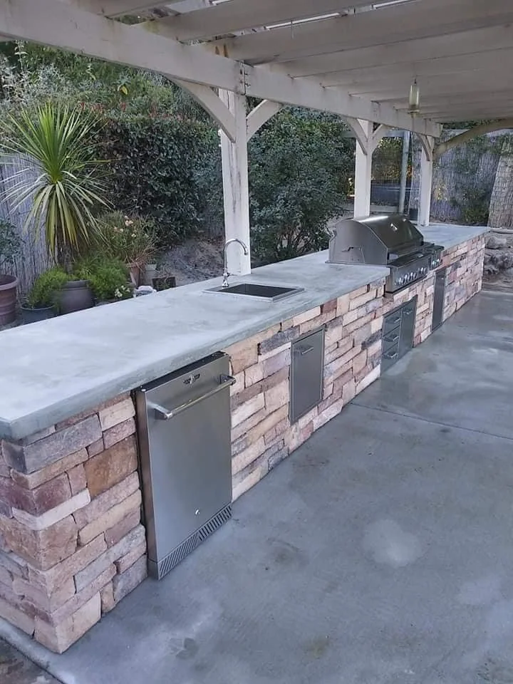 Outdoor kitchens — photograph 5