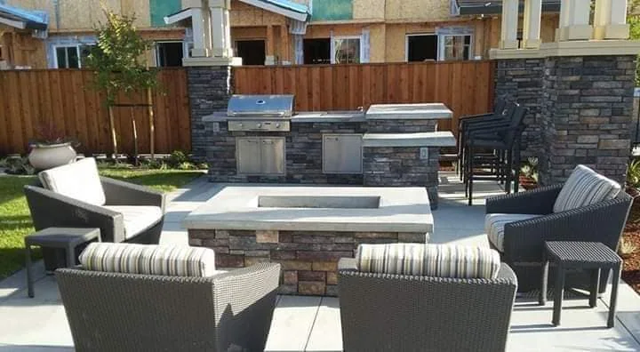 Outdoor kitchens — photograph 10