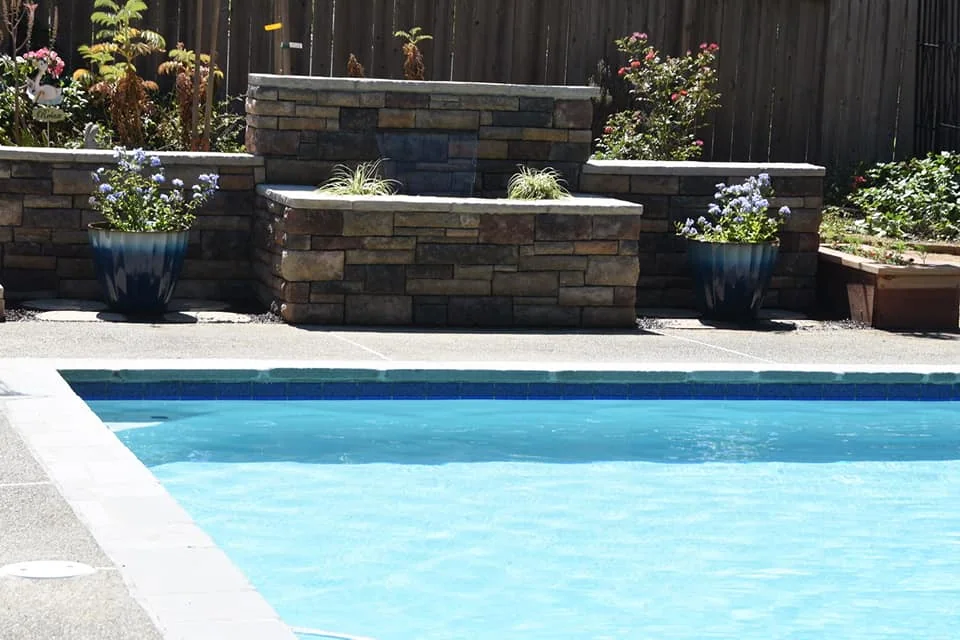 Pools & water features — photograph 2