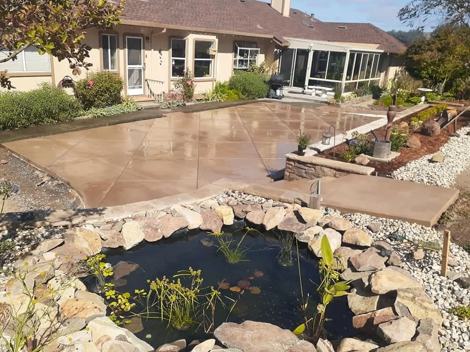 Pools & water features — photograph 9