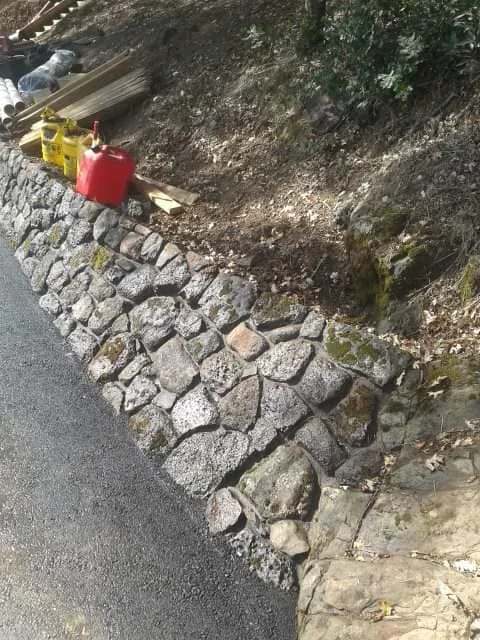 Retaining walls — photograph 3