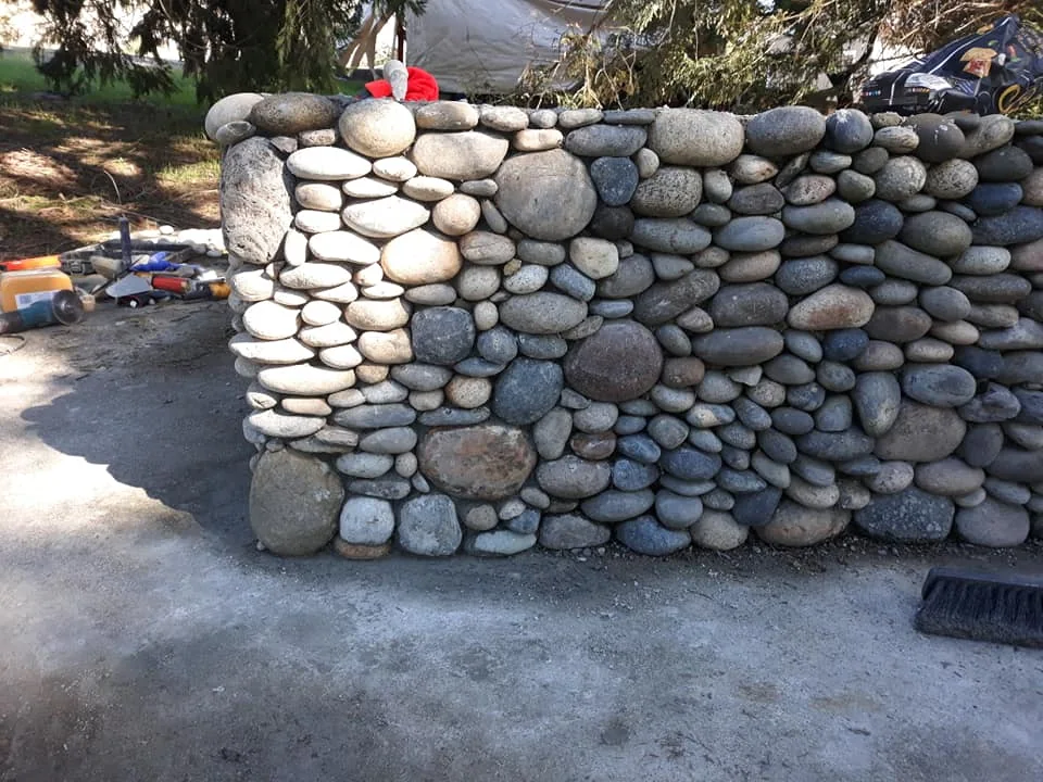 Retaining walls — photograph 5