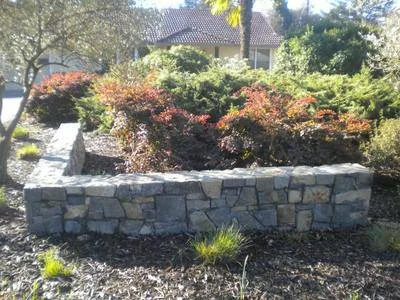 Retaining walls — photograph 9