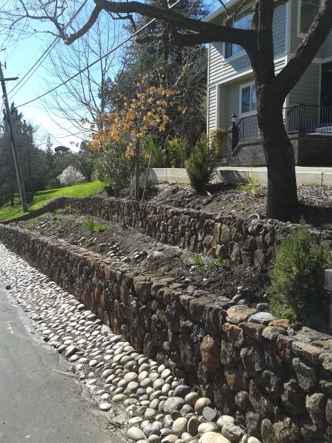 Retaining walls — photograph 13