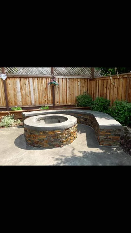 Fireplaces & fire pits — photograph 24