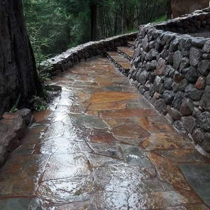 Walkways & driveways — photograph 4