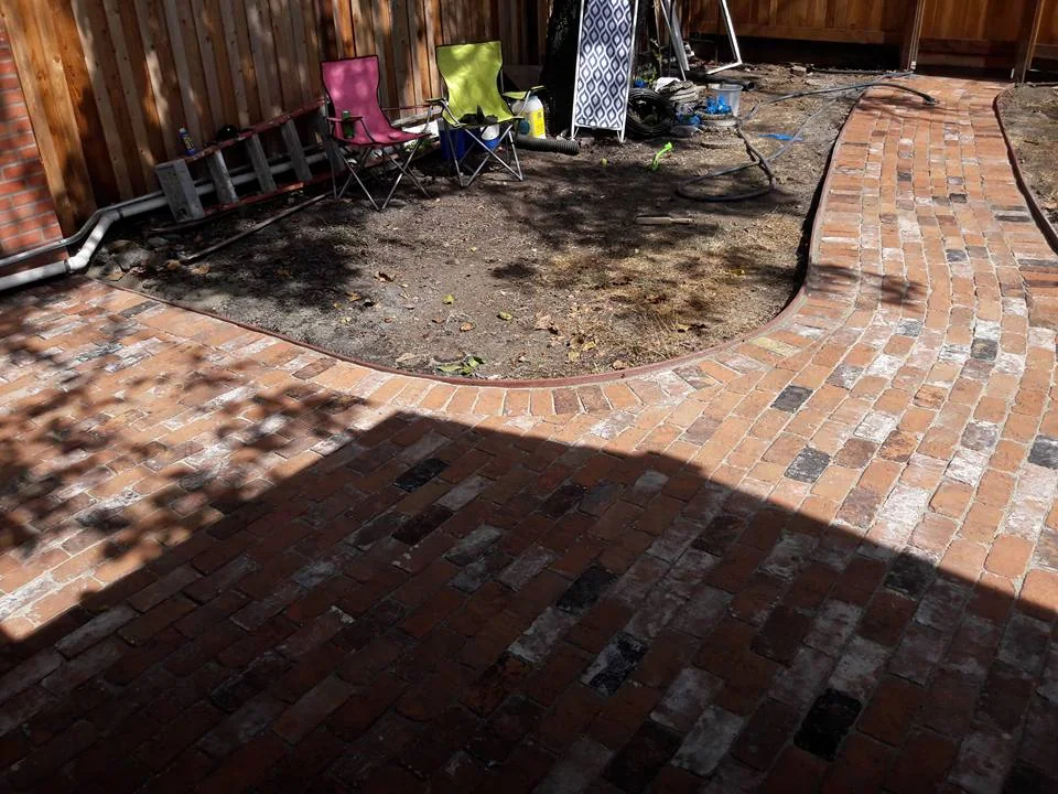 Walkways & driveways — photograph 5