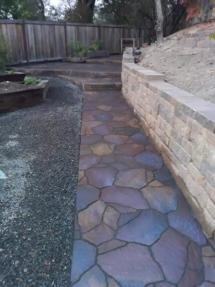 Walkways & driveways — photograph 12
