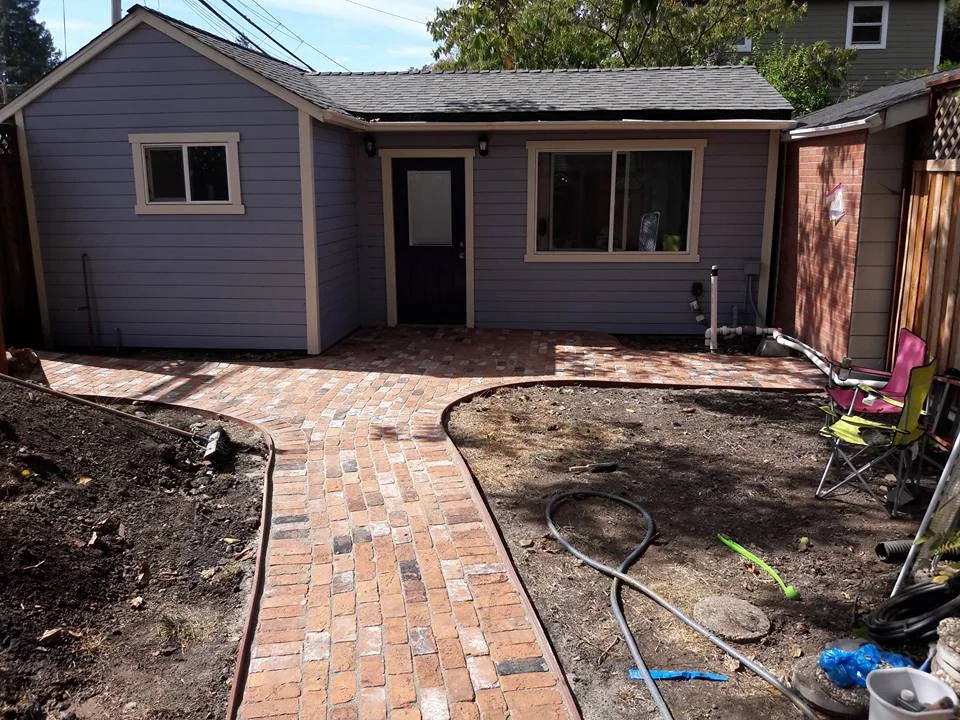 Walkways & driveways — photograph 14