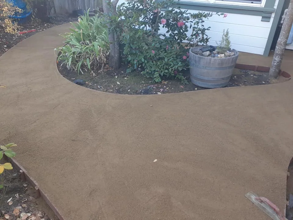 Walkways & driveways — photograph 17