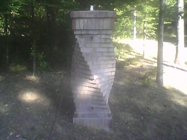 Columns & mailboxes — photograph 7